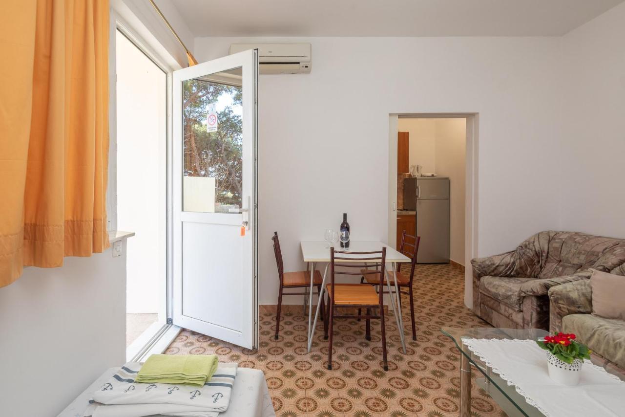 Beach Apartments "Bili Cvitak" Дуче Экстерьер фото